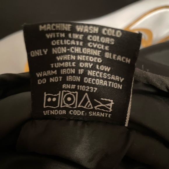 Enyoce Sean Combs Co. 5X Zipper Puffer/Wind breaker Vest. Black with Red zipper. - Picture 7 of 7